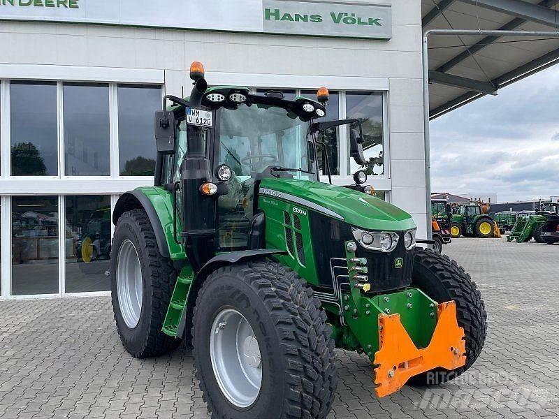 John Deere 6120M Traktoren