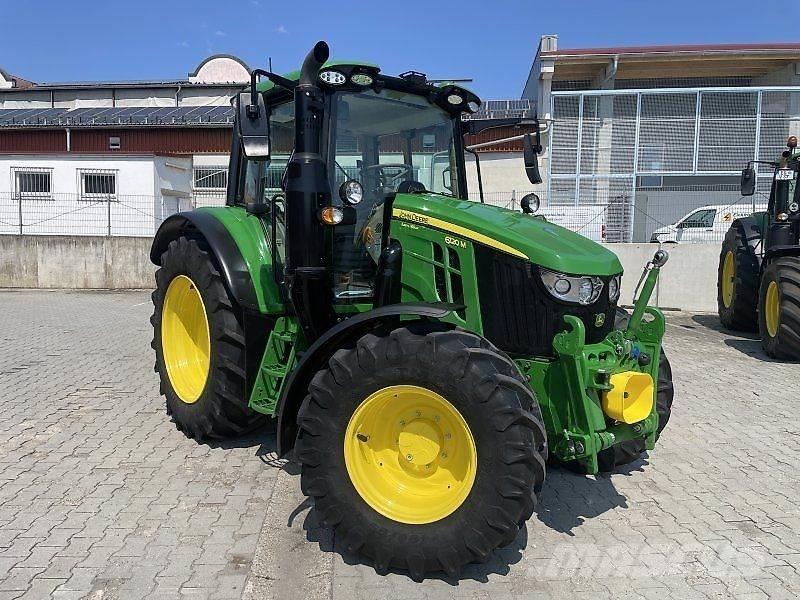 John Deere 6120M Traktoren