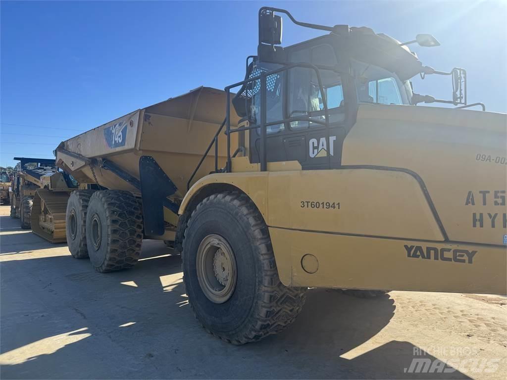 CAT 745 Dumper - Knickgelenk