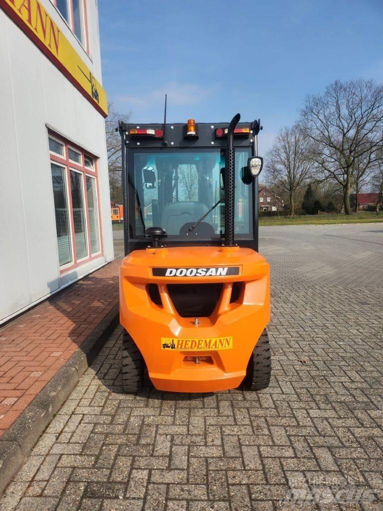 Doosan D30S-7 Diesel Stapler
