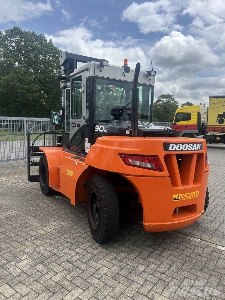 Doosan D90S-7 Diesel Stapler