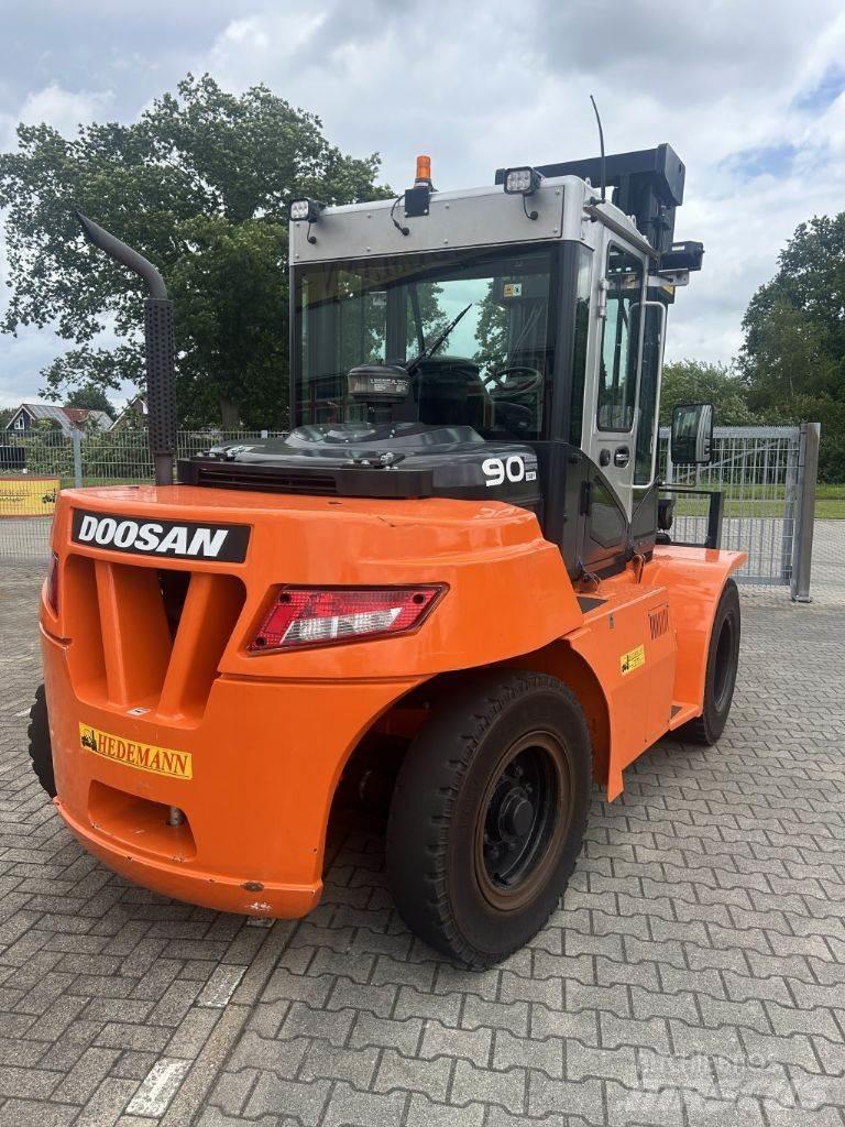 Doosan D90S-7 Diesel Stapler