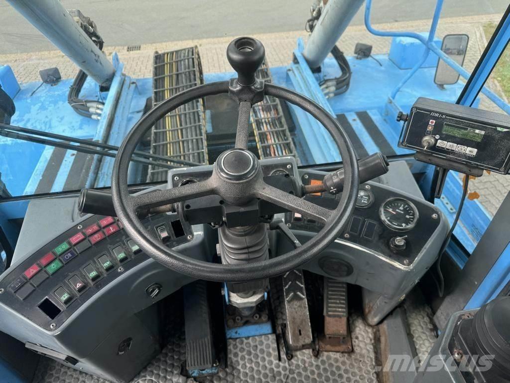 CVS Ferrari F258.6 Reach-Stacker