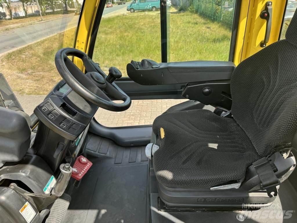 Hyster H7.00FT Gas Stapler