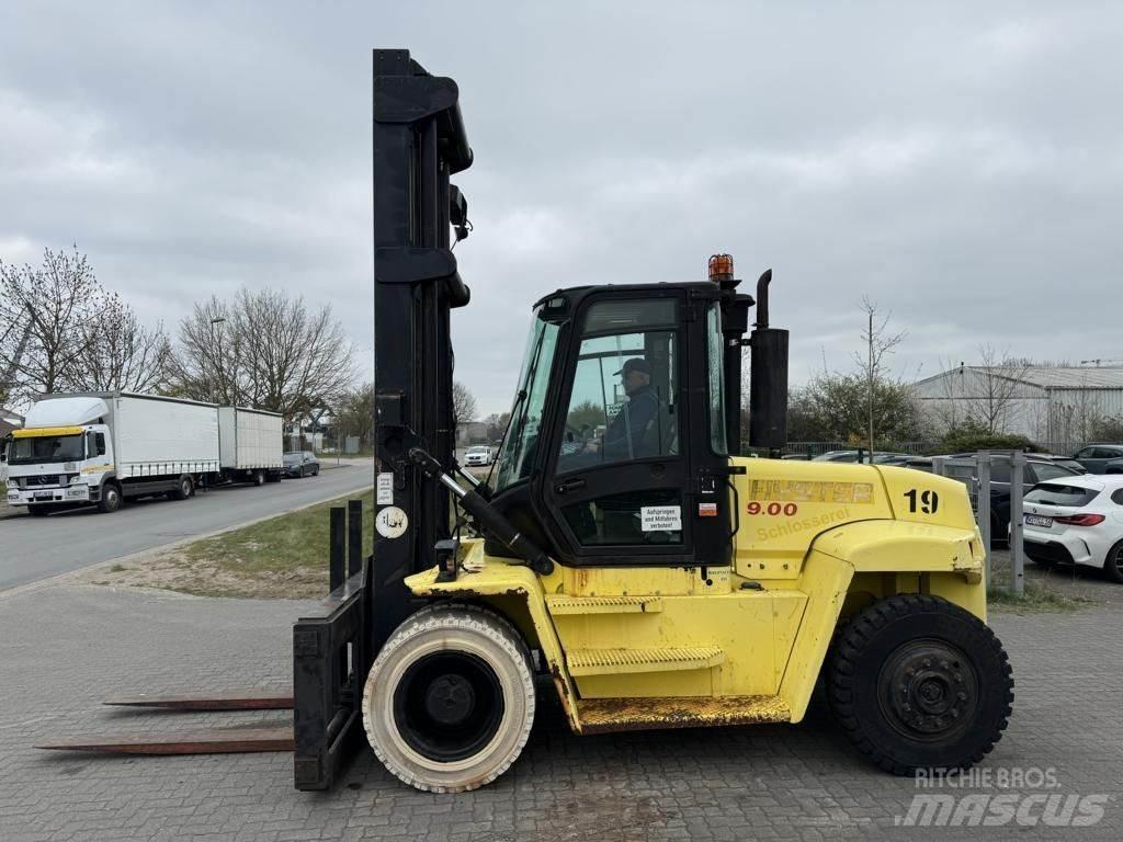 Hyster H9.00XM Diesel Stapler