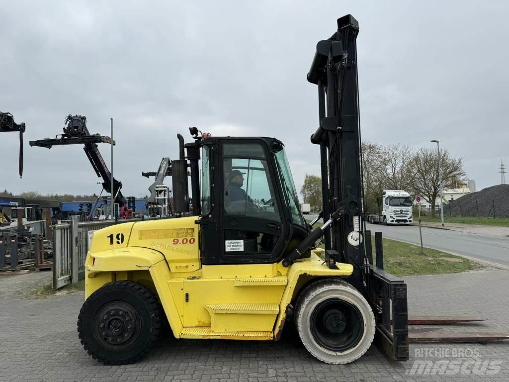 Hyster H9.00XM Diesel Stapler