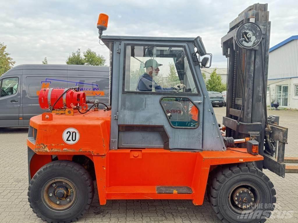 Komatsu FG60-5 Gas Stapler