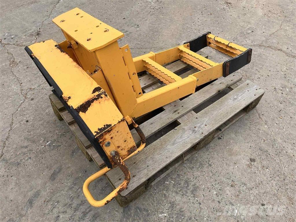Volvo L220E trappe Andere Zubehörteile