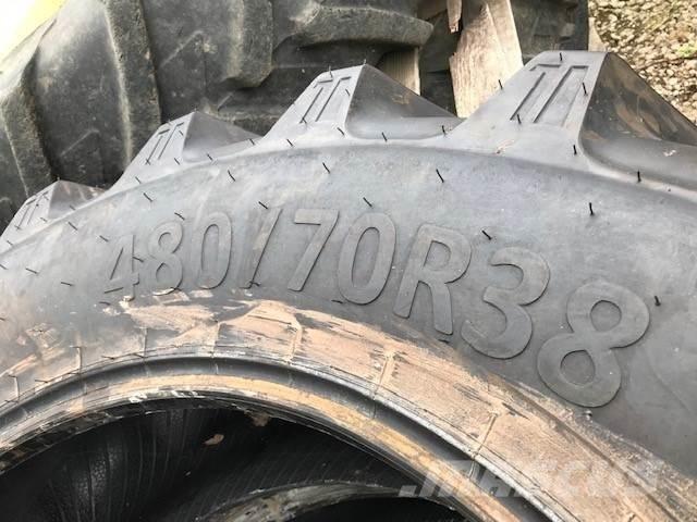  Rear Tyres Reifen