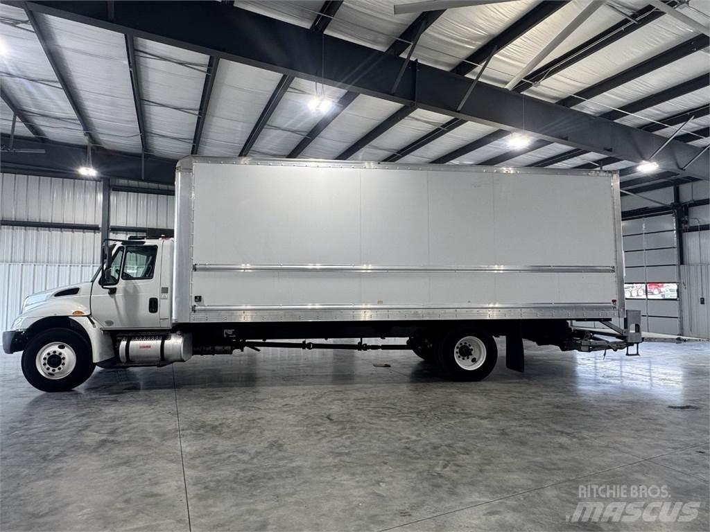International 4300 Kastenaufbau