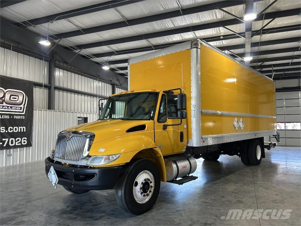 International 4300 Kastenaufbau