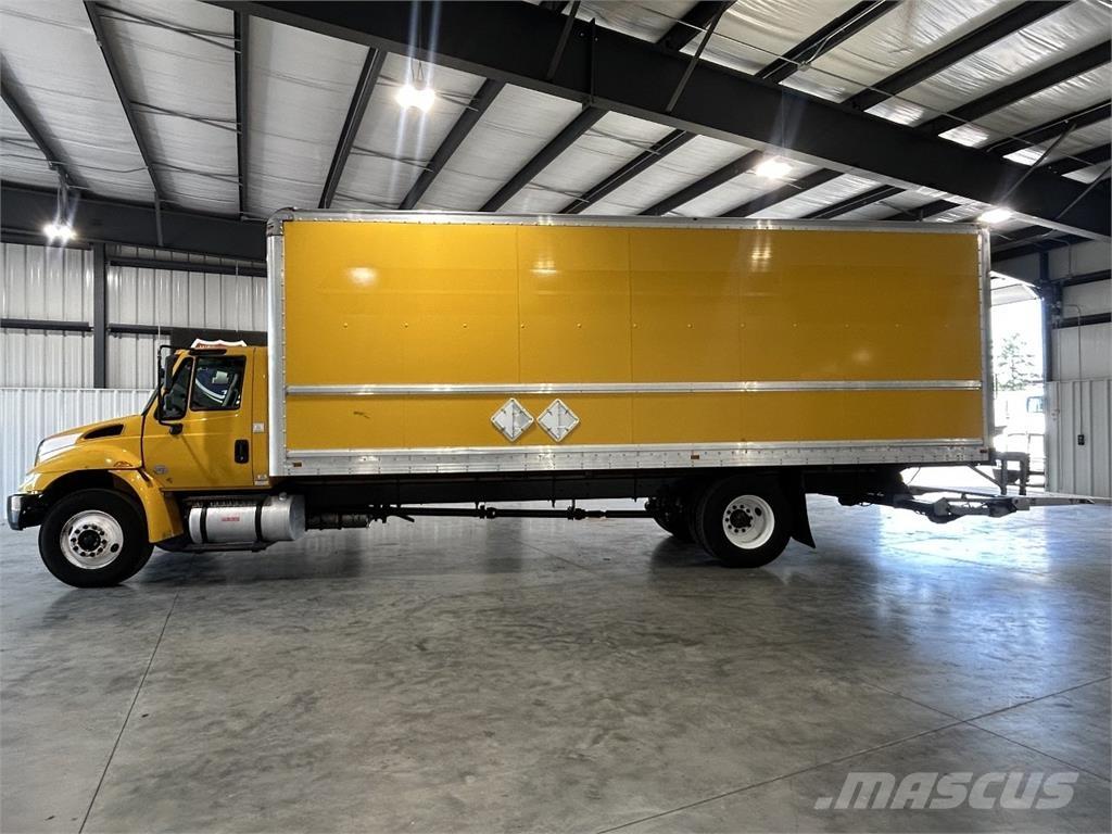 International 4300 Kastenaufbau
