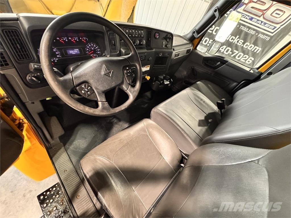 International MV607 Kastenaufbau