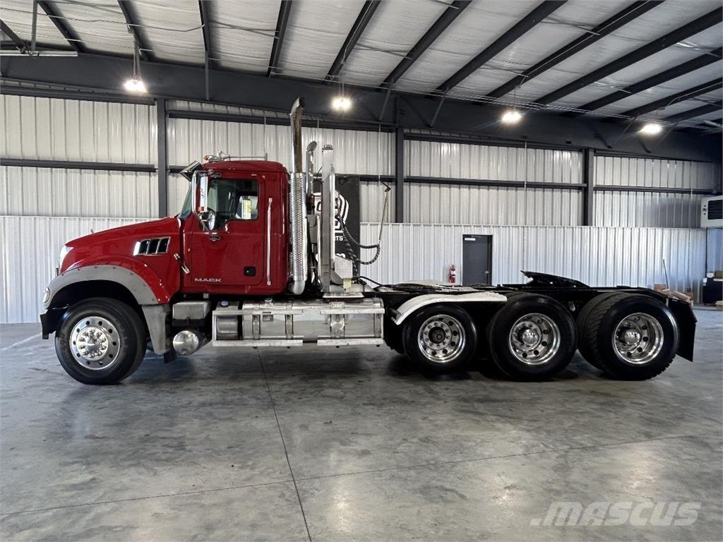 Mack GU713 Sattelzugmaschinen