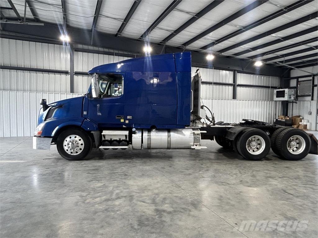 Volvo VNL630 Sattelzugmaschinen