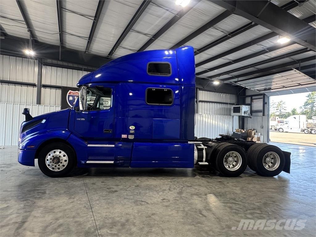 Volvo VNL860 Sattelzugmaschinen