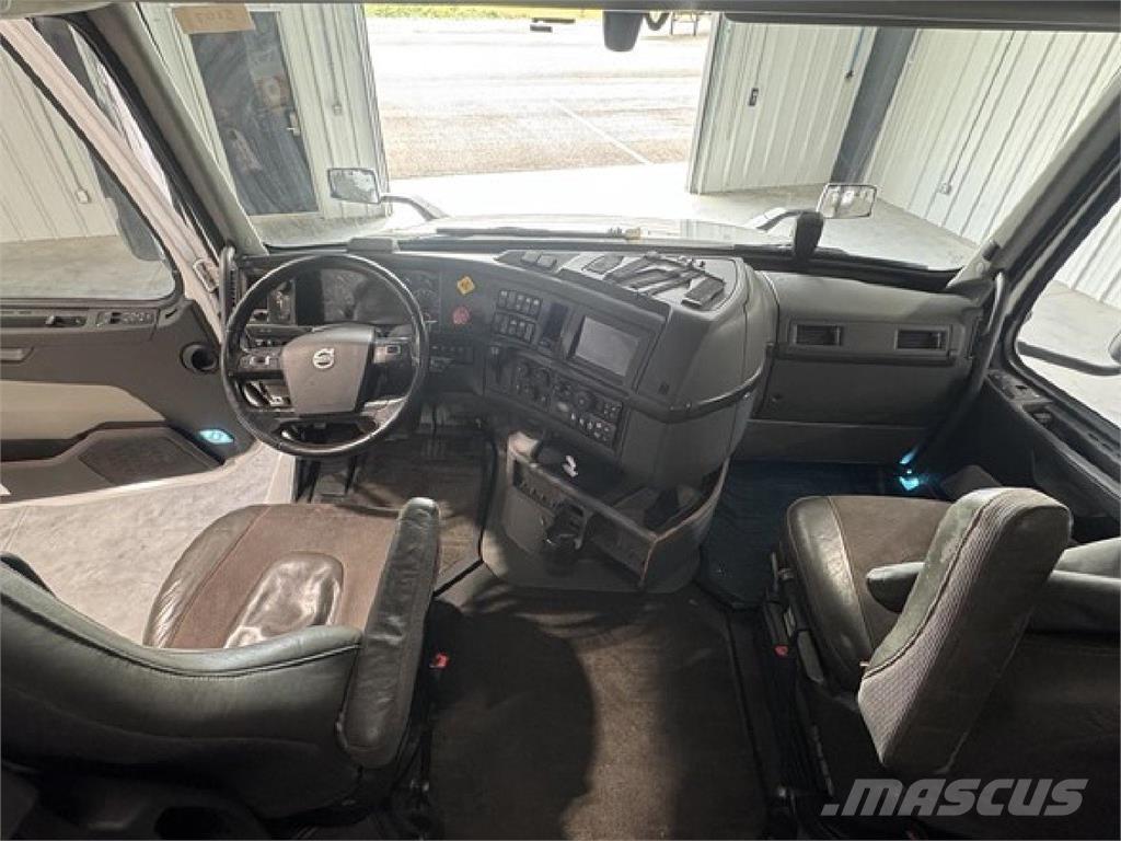 Volvo VNL860 Sattelzugmaschinen