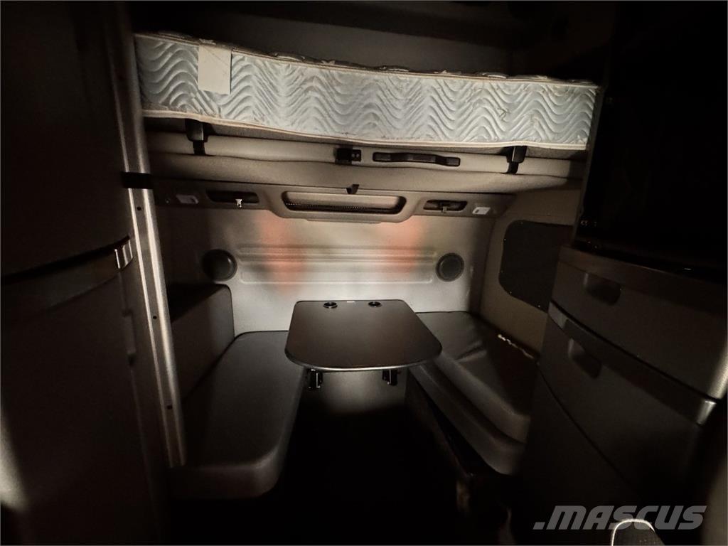 Volvo VNL860 Sattelzugmaschinen