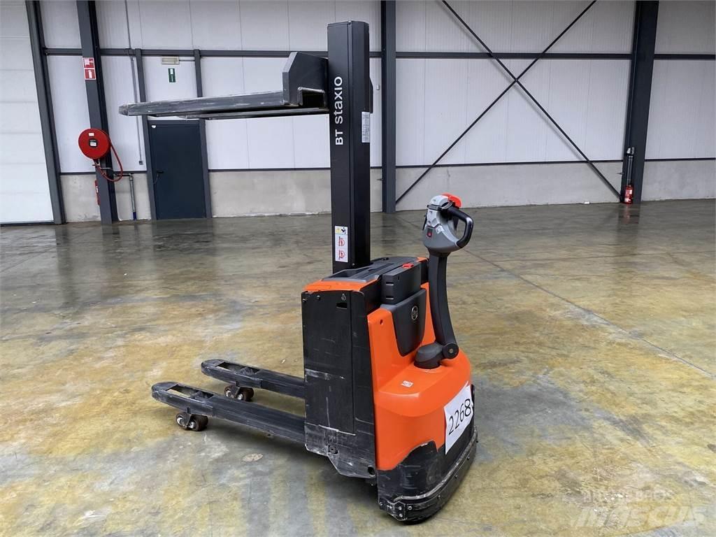 Toyota BT SWE080L Selbstfahrstapler