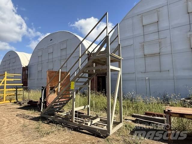  Acess Stairs Sonstige Baumaschinen
