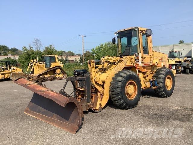 CASE 621B Radlader
