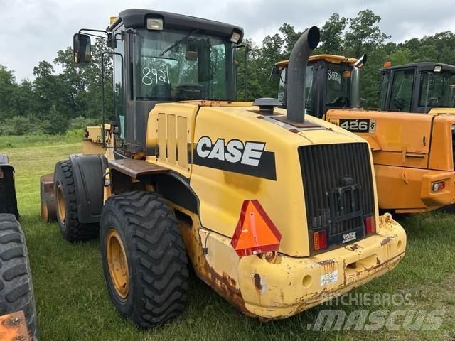 CASE 621E Radlader