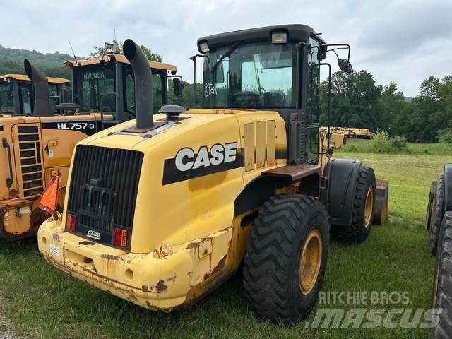 CASE 621E Radlader