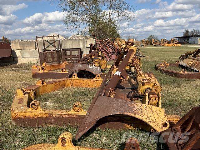 CAT  Planierschilder/Scharen