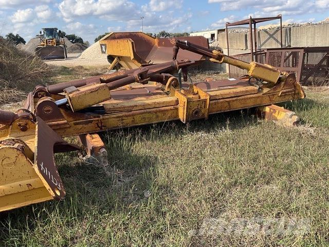 CAT  Planierschilder/Scharen