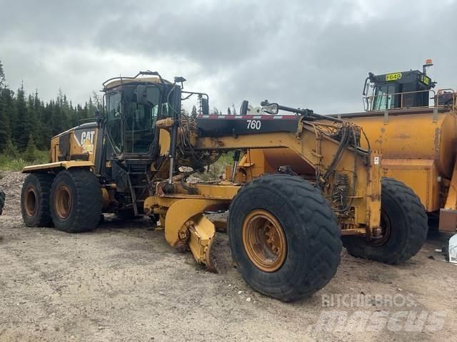 CAT 16M Grader