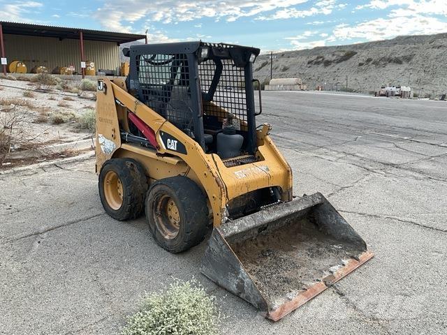 CAT 226B Kompaktlader