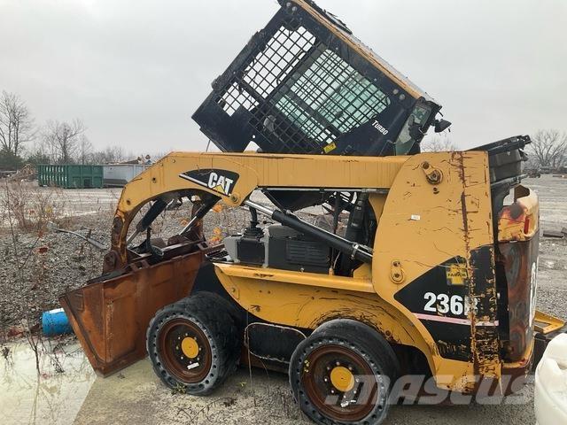 CAT 236B Kompaktlader