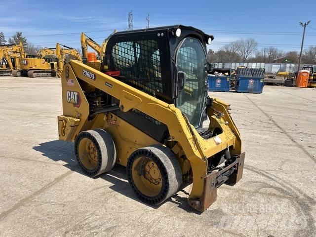 CAT 236D3 Kompaktlader