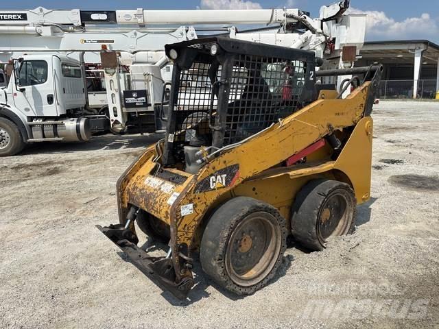 CAT 242B3 Kompaktlader