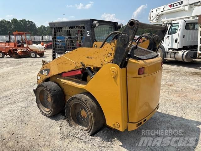 CAT 242B3 Kompaktlader