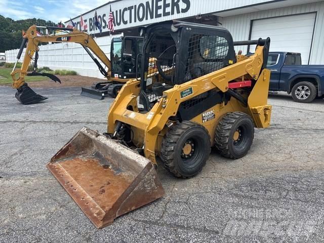 CAT 242D Kompaktlader
