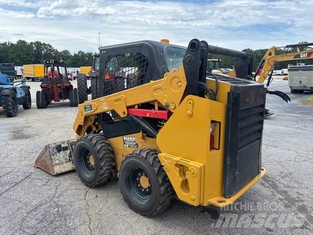 CAT 242D Kompaktlader