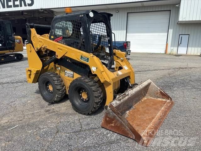 CAT 242D Kompaktlader