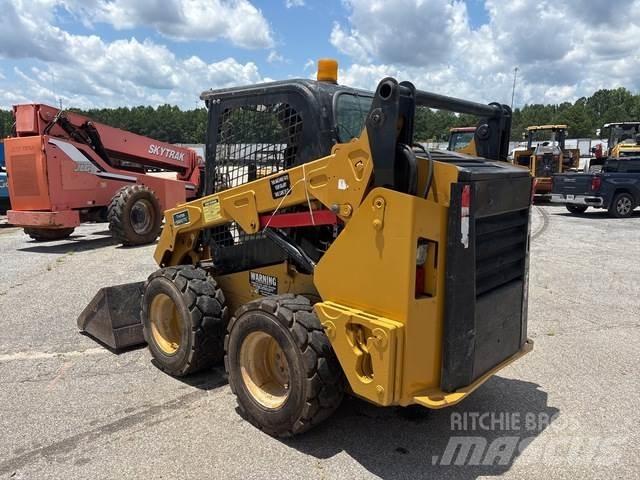 CAT 242D Kompaktlader