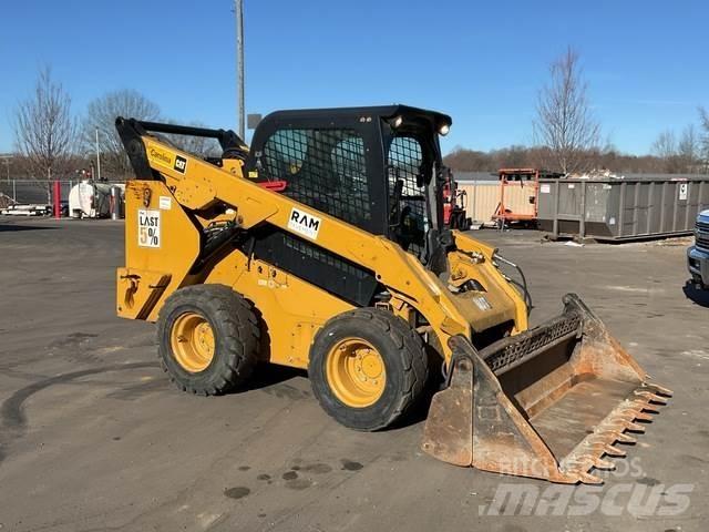 CAT 272D2 Kompaktlader