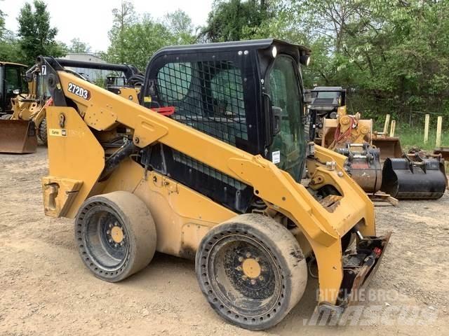 CAT 272D3 Kompaktlader