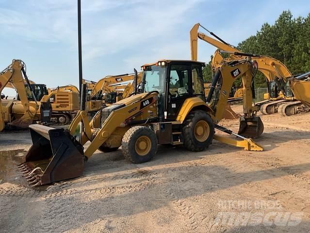 CAT 440 Baggerlader