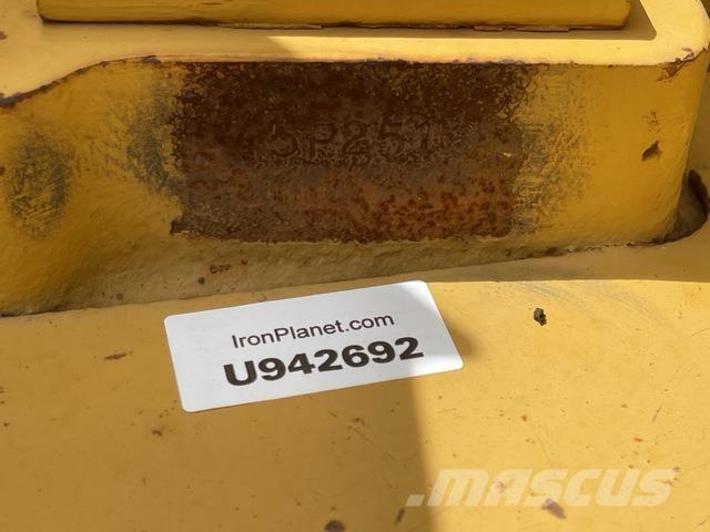 CAT 621B Schaber