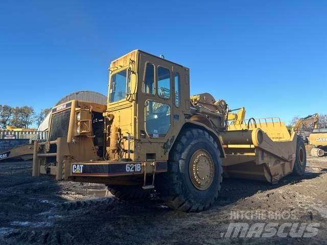 CAT 621B Schaber