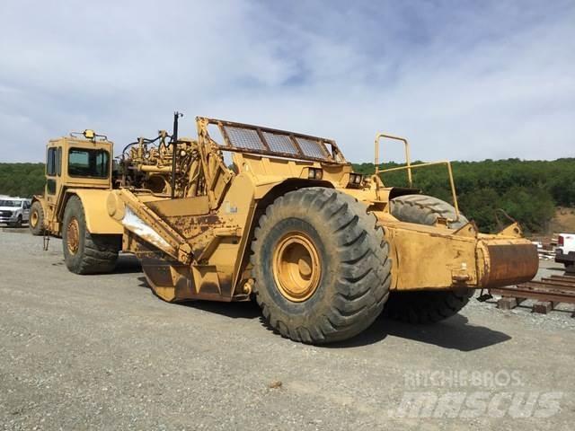 CAT 621G Schaber