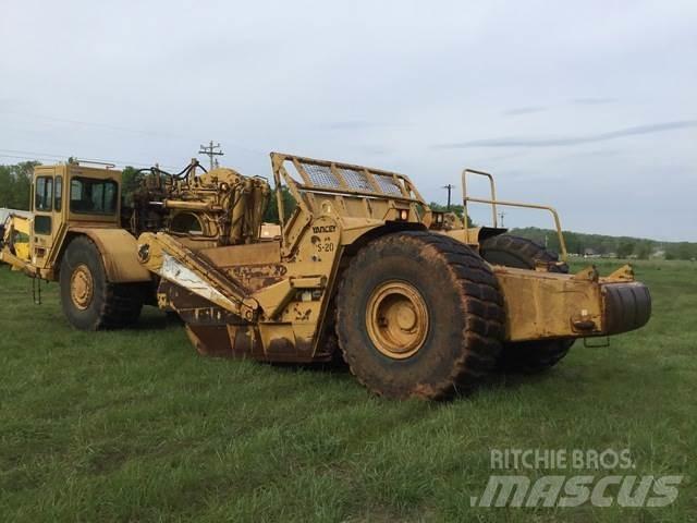CAT 621G Schaber