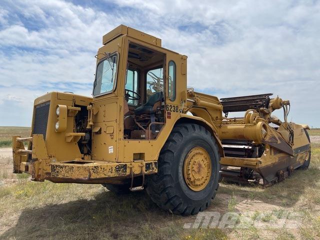 CAT 623B Schaber