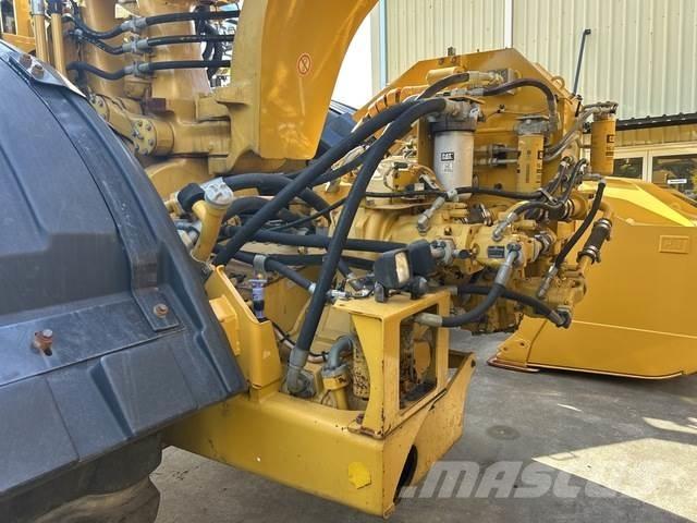 CAT 623k Schaber