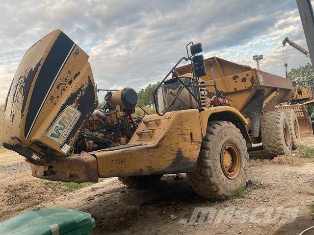 CAT 735 Dumper - Knickgelenk
