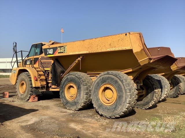 CAT 740 Dumper - Knickgelenk